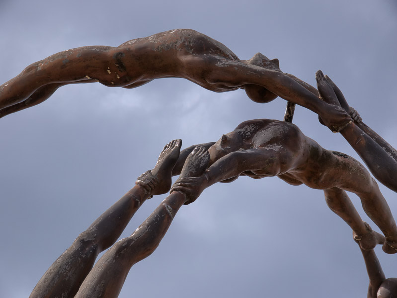 Arch Chain of Bronze Bodies