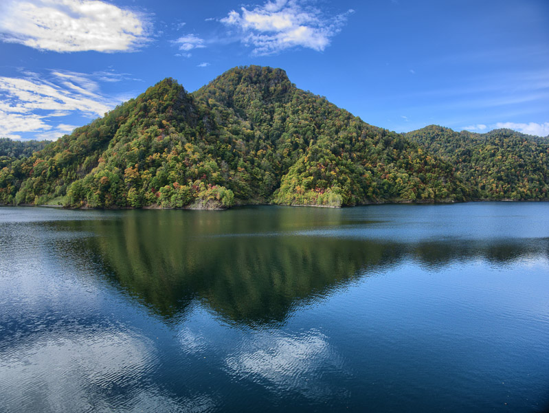 Mirror Mountain Lake