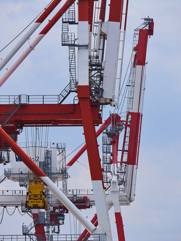 Red-white Massive Gantry